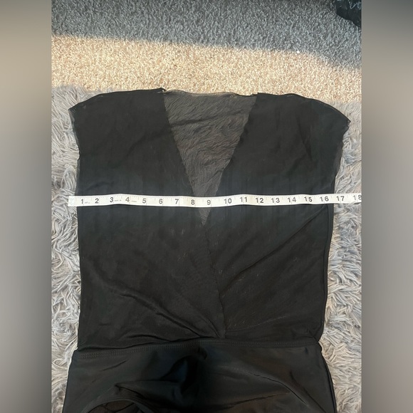 Contrast Mesh Triangle One Piece Swimsuit. Size Med - Picture 8 of 8